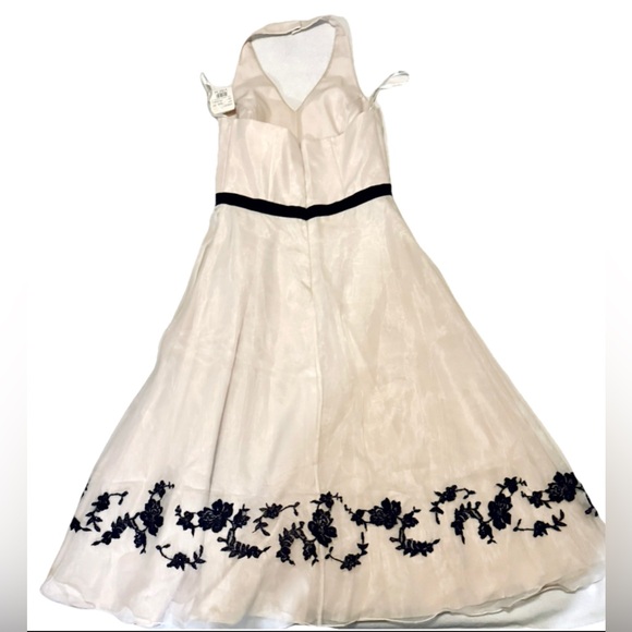 David's Bridal Formal Cream/White Below The Knee Hang Halter Top Dress NWT - Picture 1 of 6